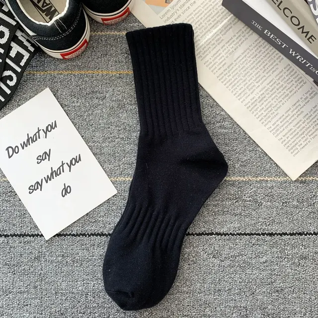 Zhuji socks men's winter men's stockings black and white autumn and winter stockings deodorant sweat-absorbent breathable sports fashionable socks