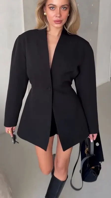 Long Sleeve Polyester Blazer with V Neck and Single Breasted Closure, Regular Sleeve Style