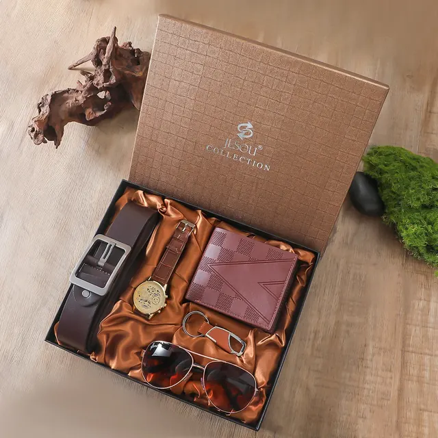 Christmas Travel Party Packs Featuring Creative Gift Sets for Festive Celebrations on the Go