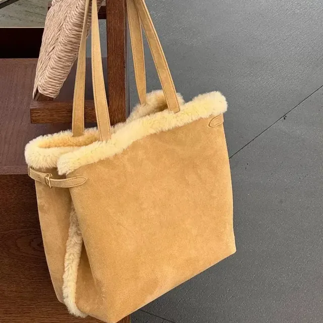 Plush Bucket Tote Bag for Women with Sewing Thread Detail, Large Capacity and Top Handle, Ideal for Autumn & Winter