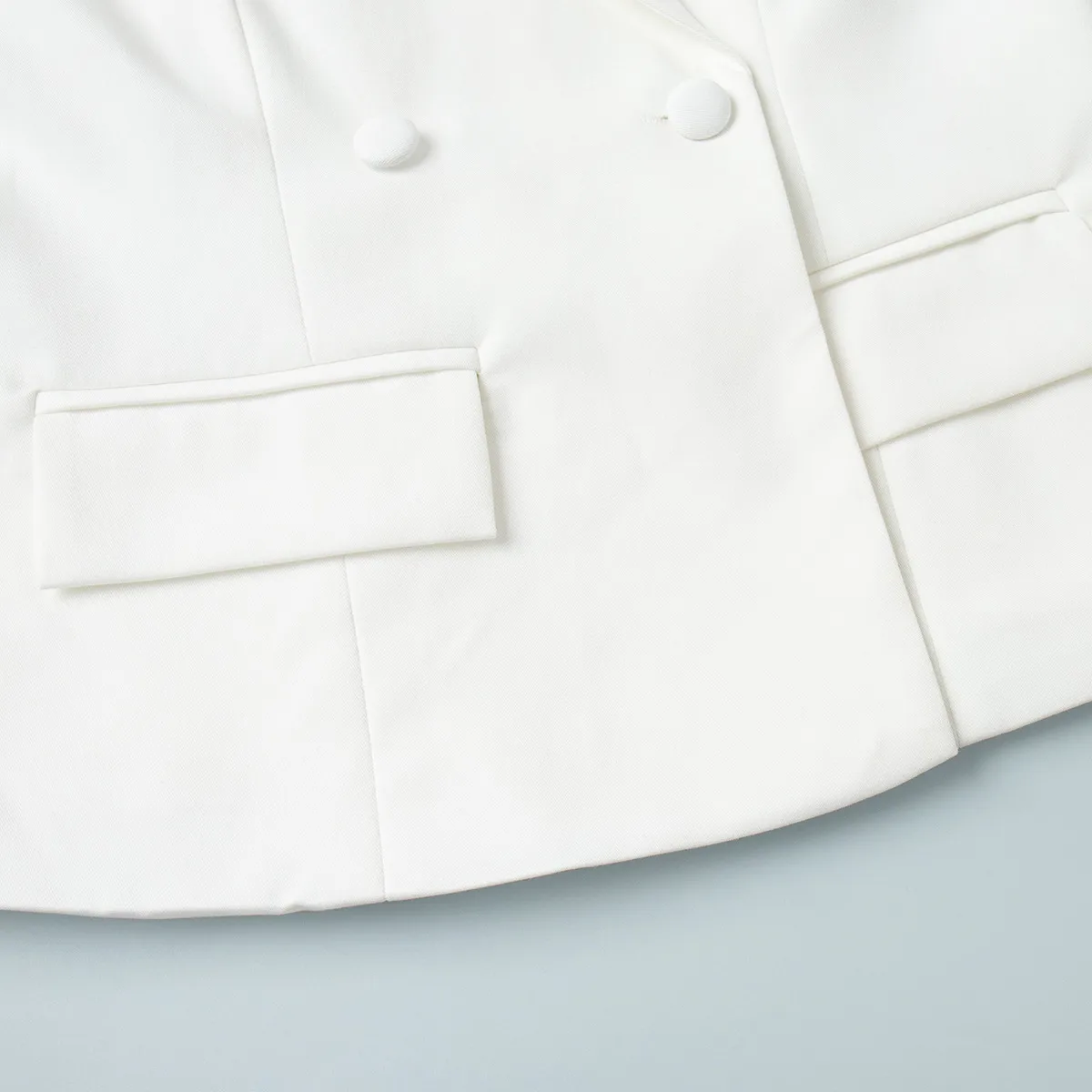 Elegant Long Sleeve Polyester Blazer with Patchwork Craft and Single Breasted Closure in Solid Color