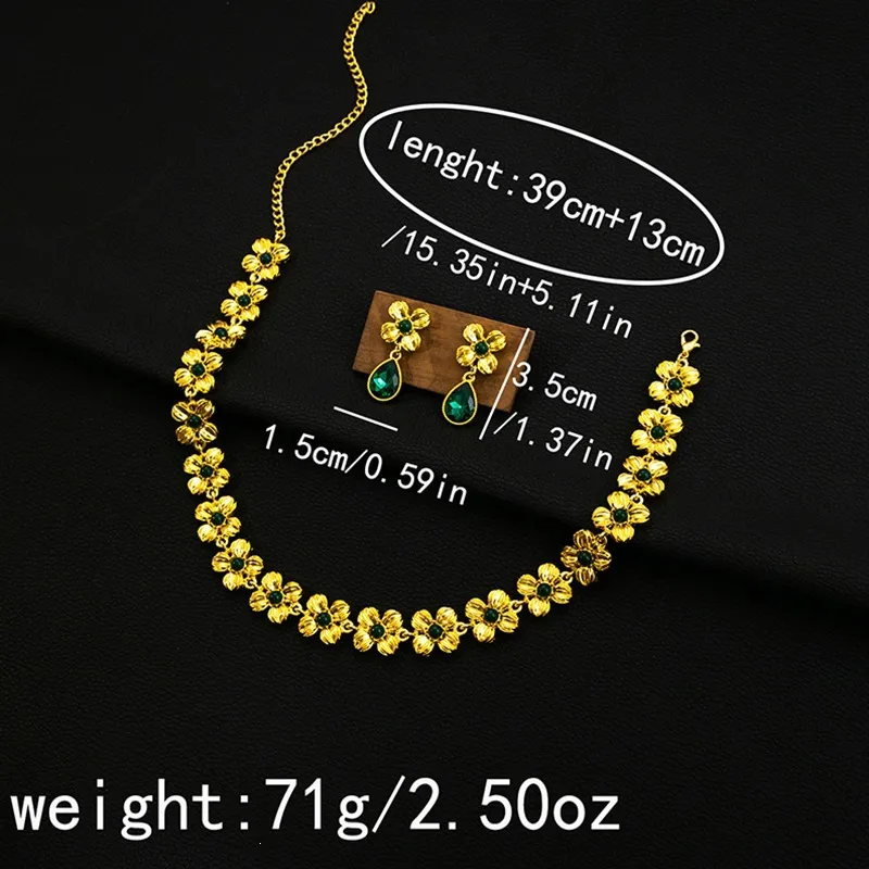 Retro Women’s Jewelry Set Featuring Flowers Pattern with Electroplated Alloy and May Birthstone Emerald on Cable Chain