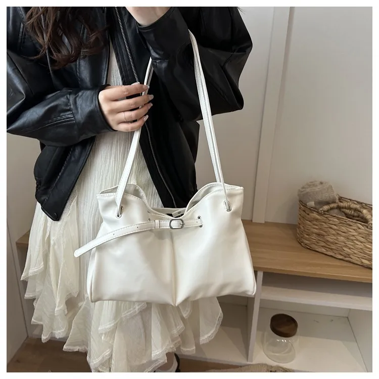 Square PU Leather Tote Bag for Women Featuring Sewing Thread Detail and Top Handle, Ideal for Autumn