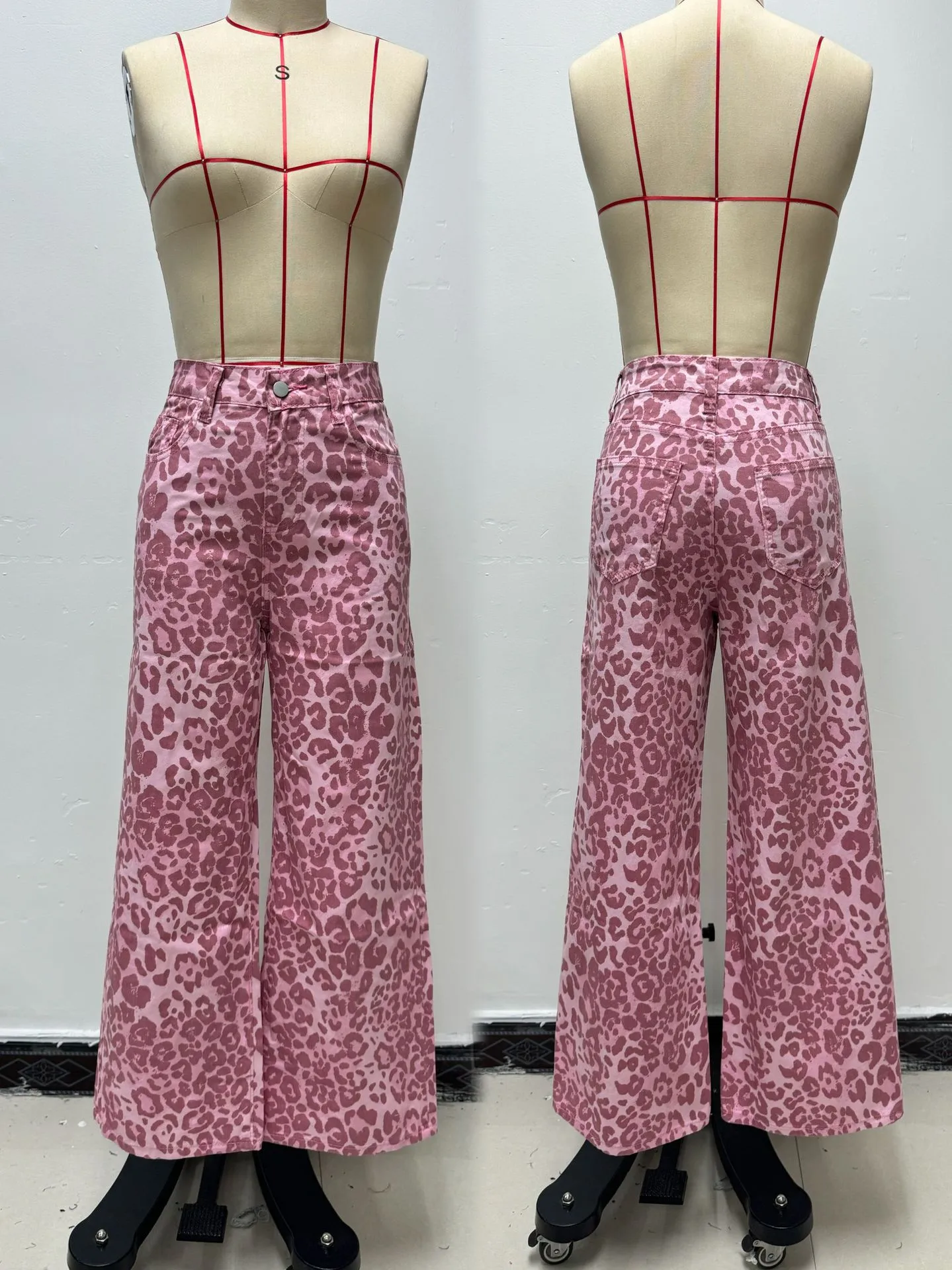 Leopard Print Straight Full Length Cowboy Style Pants for Women in Casual Wear, Made with Over 70% Cotton Fabric