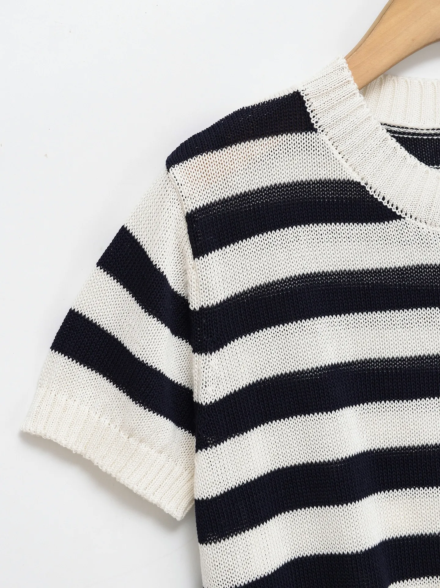 Vintage Style Stripe Short Sleeve Polyester T-shirt for Women with Splicing Craft and Pullover Design