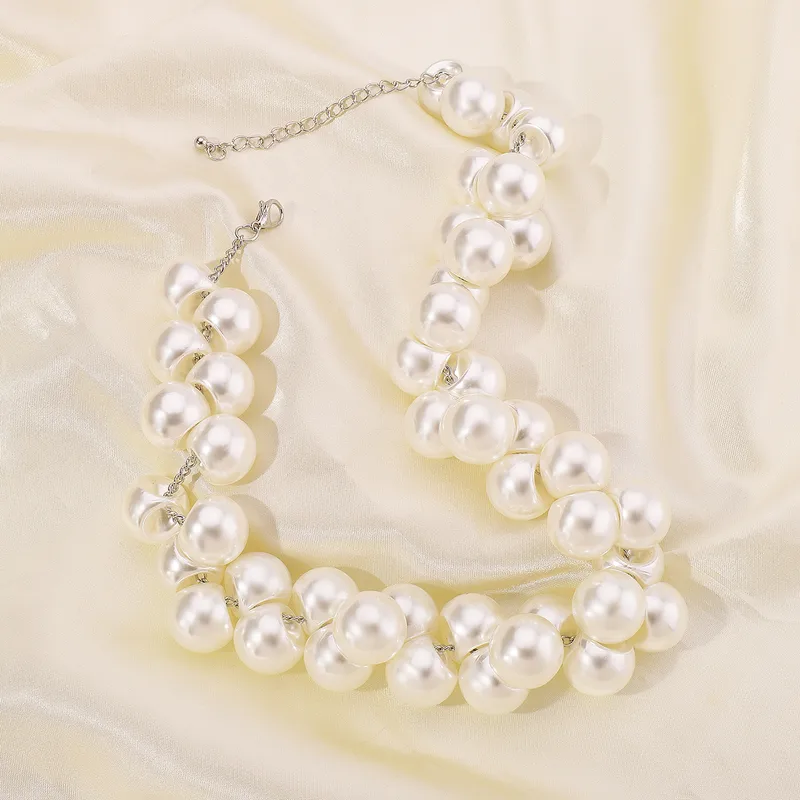 Exaggerated Geometric Necklace for Women Featuring Imitation Pearl, Perfect for Wedding, 1 Piece