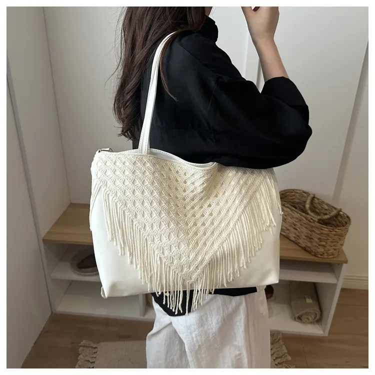 Solid Color Square PU Leather Tote Bag with Tassel, Single Shoulder Strap, Perfect for Spring and Summer