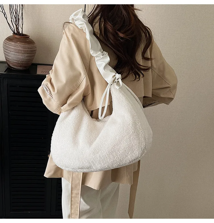 Women’s Underarm Bag in Cloud Shape Featuring Wool Material and Single Shoulder Strap