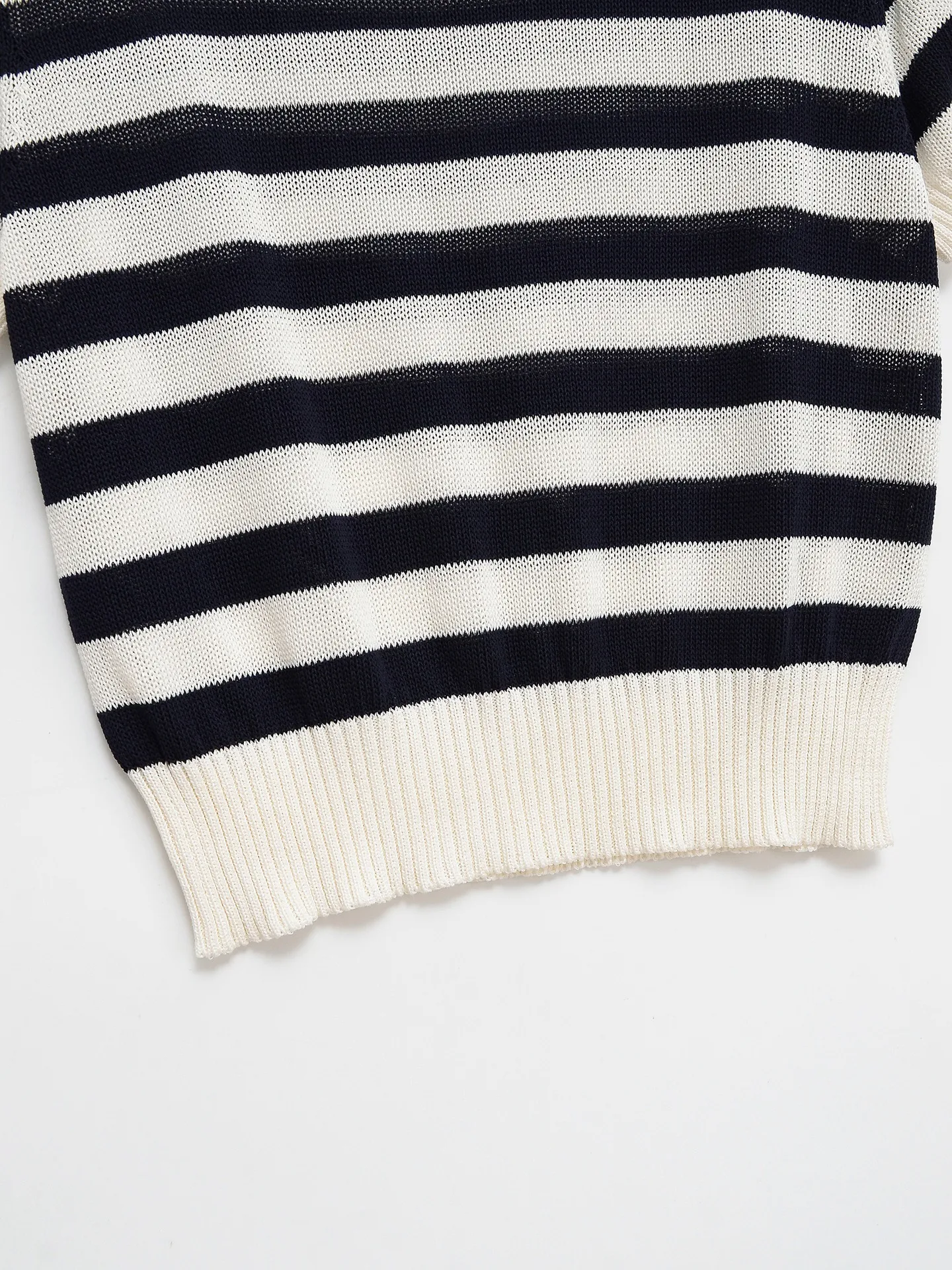 Vintage Style Stripe Short Sleeve Polyester T-shirt for Women with Splicing Craft and Pullover Design