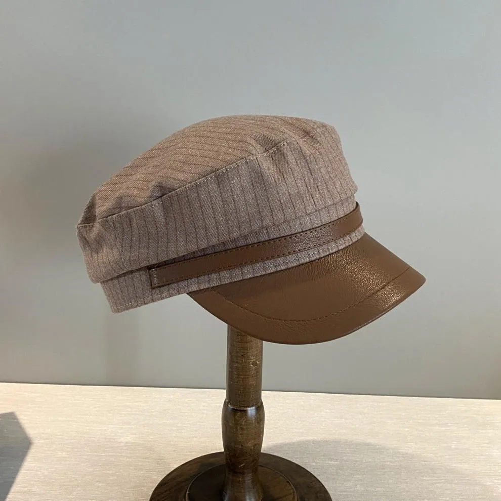 British Style Women’s Stripe Newsboy Cap with Curved Brim, Featuring PU Leather Material and Splicing Craft for UV Protection