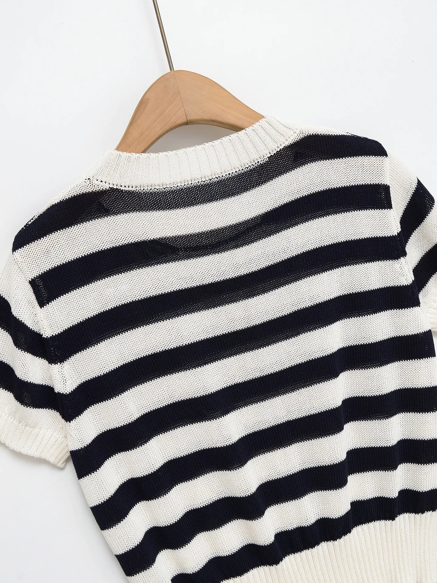 Vintage Style Stripe Short Sleeve Polyester T-shirt for Women with Splicing Craft and Pullover Design