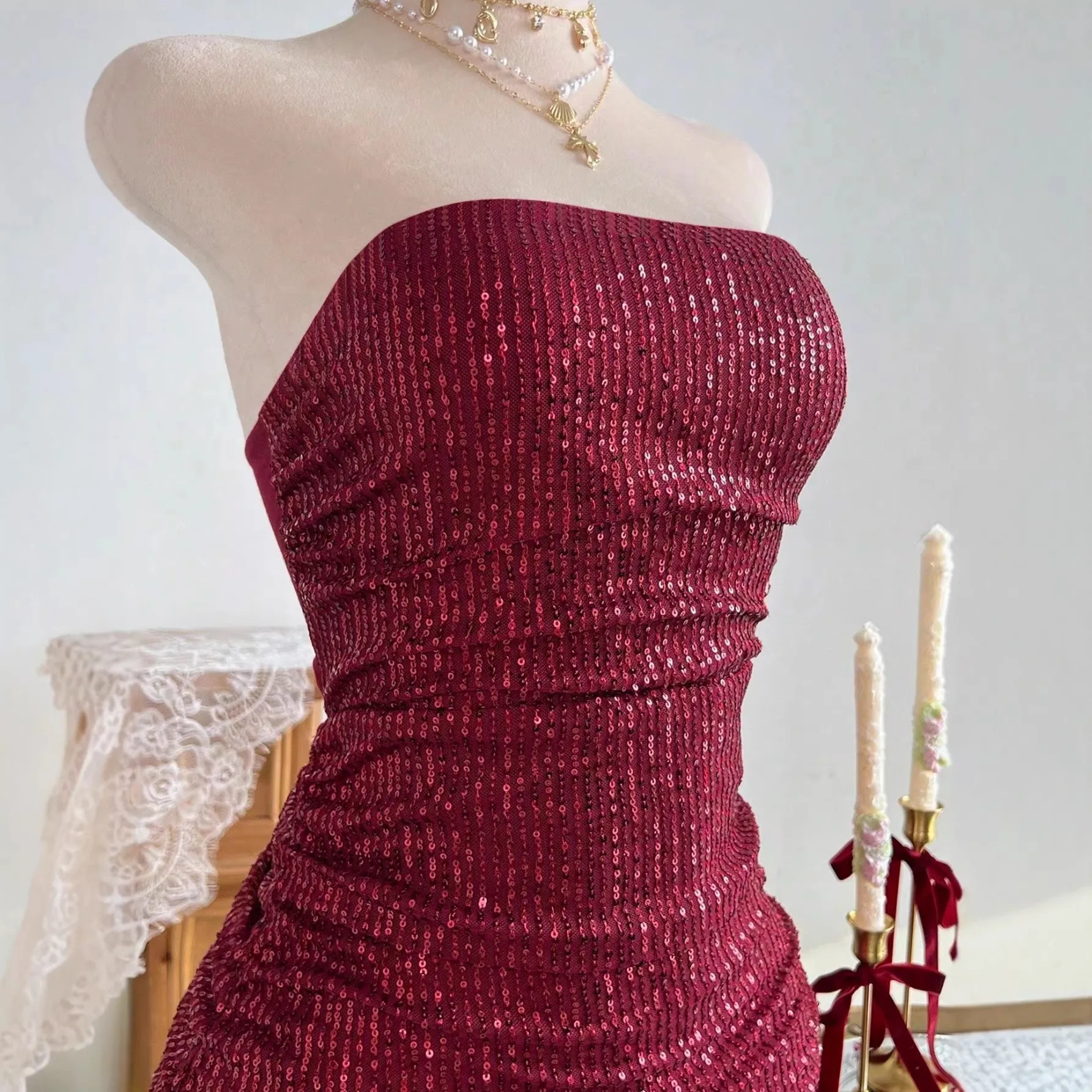 Sexy Solid Color Sleeveless Sequin Dress with Tube Bra Neckline for Party, Made of Polyester