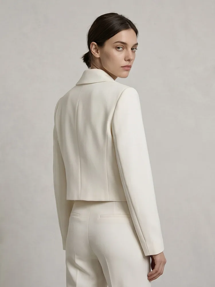 Elegant Solid Color Long Sleeve Polyester Blazer with Lapel Collar and Single Breasted Closure