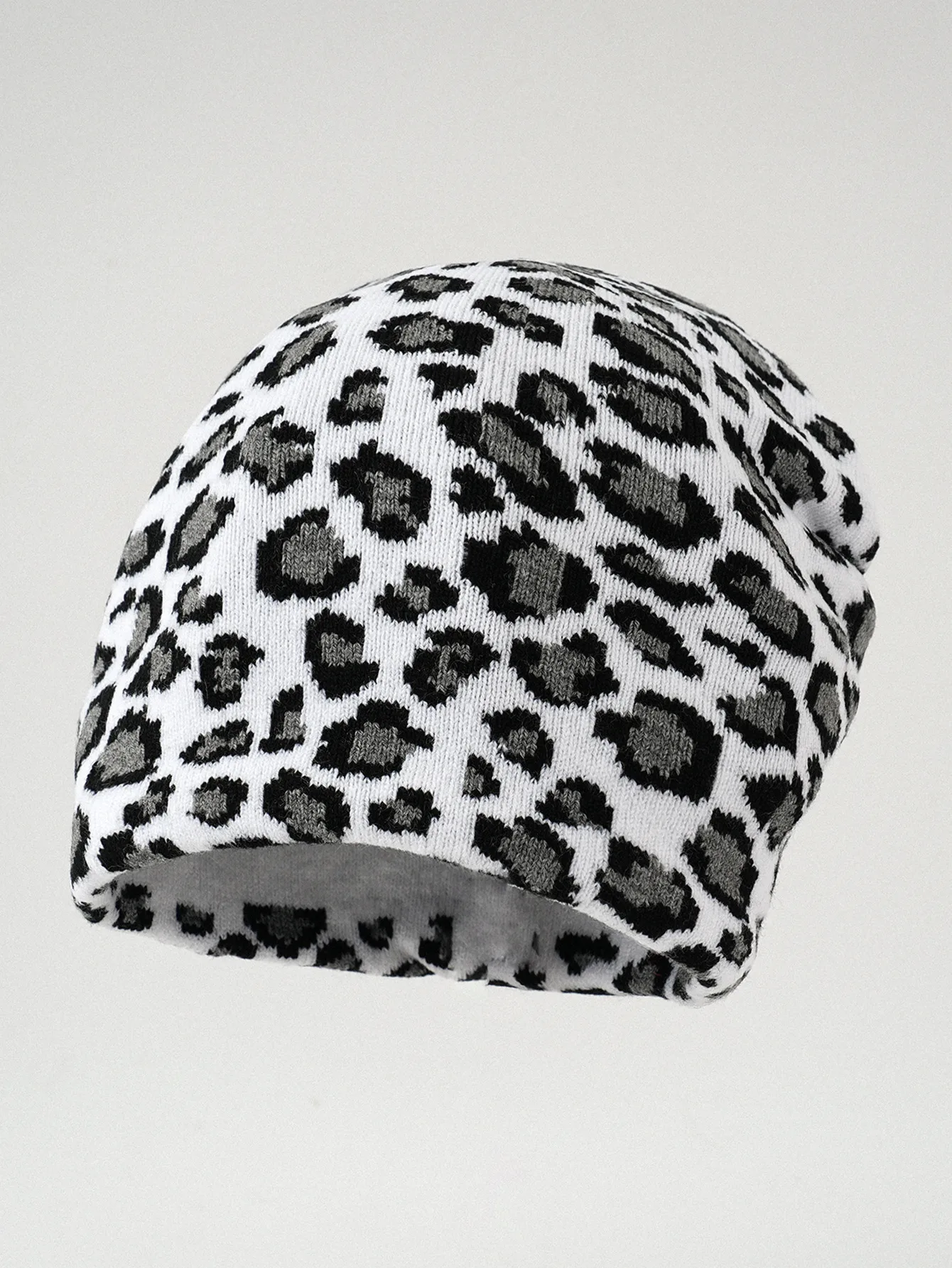 Unisex Cheetah Print Wool Cap for Commute, Warm Polyester Hat Featuring High-Quality Printing
