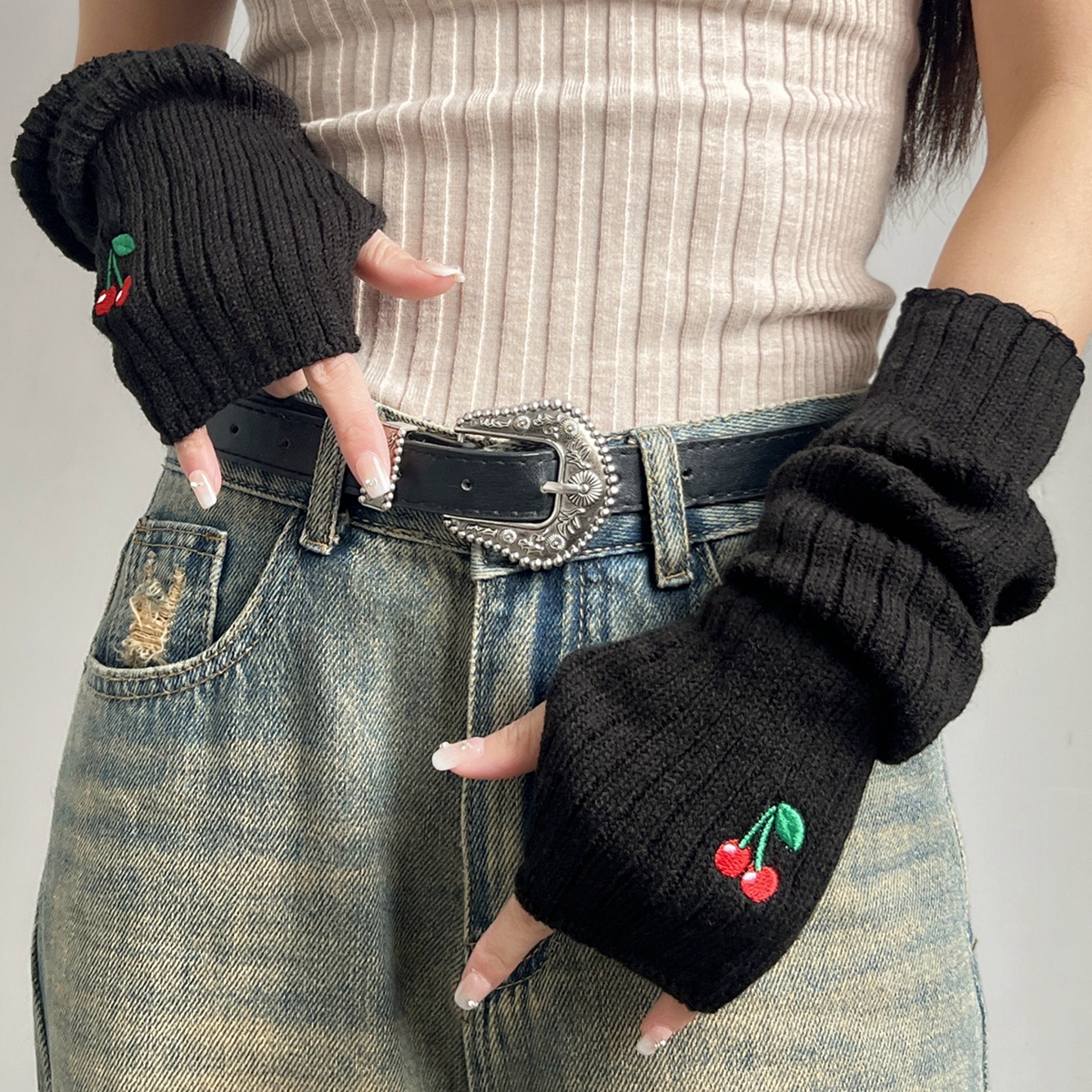 Casava Stylish Knitted Gloves