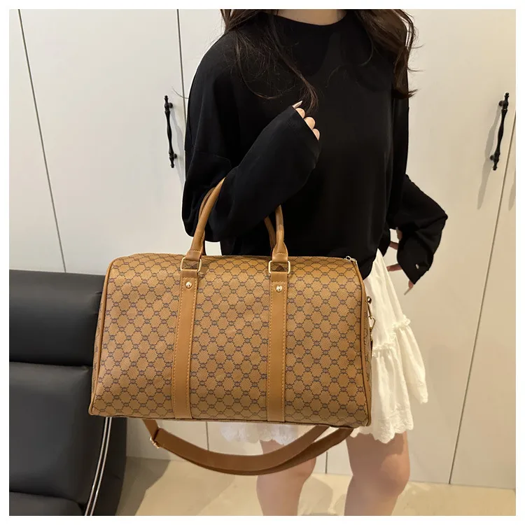 Geometric Large Capacity PU Leather Travel Bag for Unisex with Single Shoulder Strap, Ideal for Spring