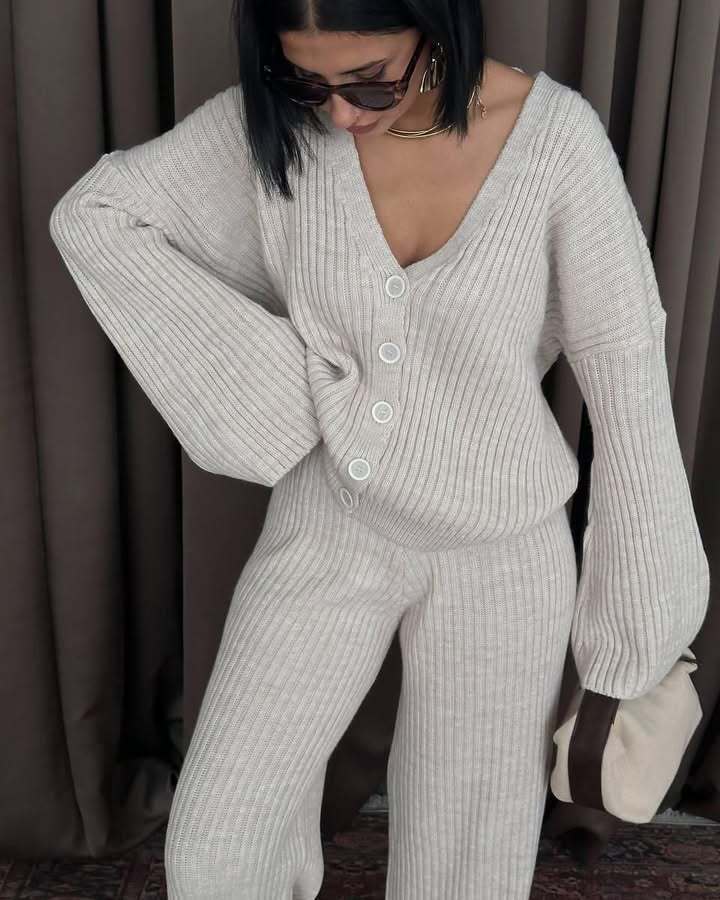 Solid Color Casual Polyester Pant Co-ord Set with Button Detail, Featuring Long Regular Sleeves and Placket