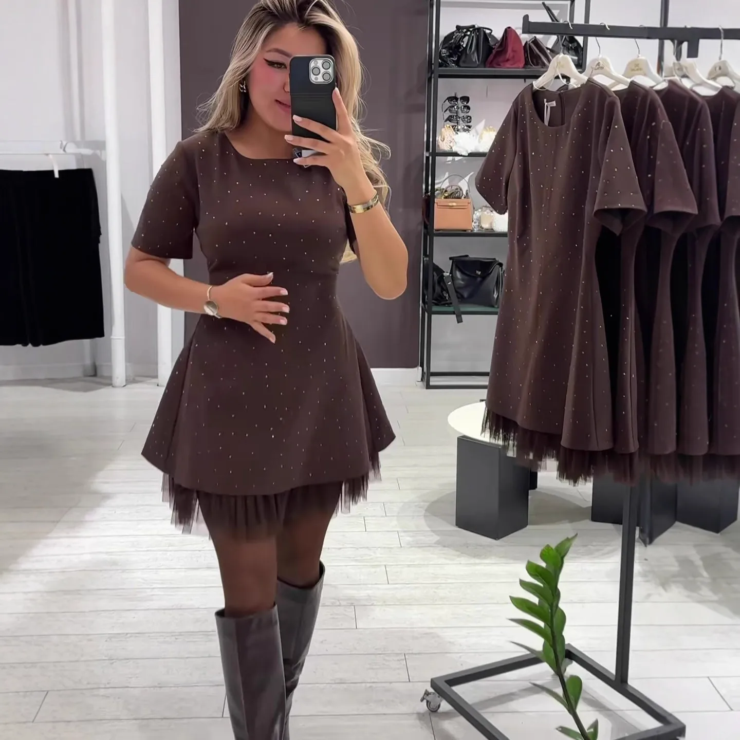 Elegant Lace Dress with Short Sleeve and Round Neck, Casual Style in Polyester Fabric
