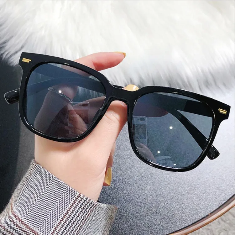 Unisex Square Full Frame Sunglasses with AC Lens Material in Dyed Black, Perfect for Spring