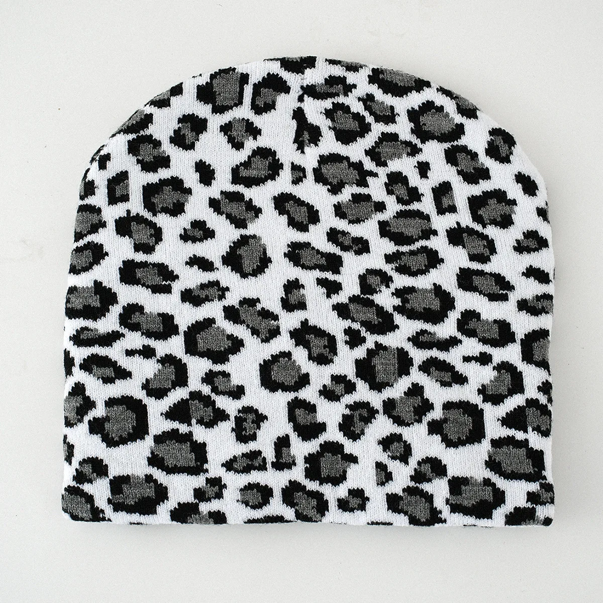 Unisex Cheetah Print Wool Cap for Commute, Warm Polyester Hat Featuring High-Quality Printing