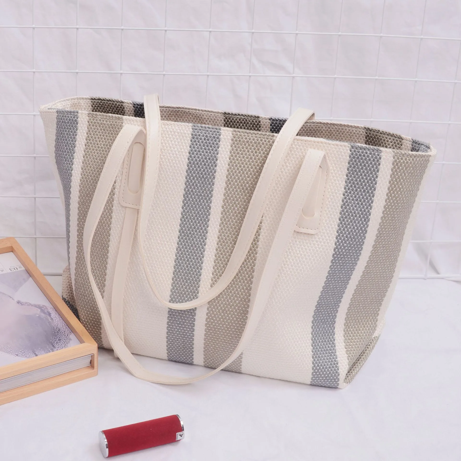 Large Stripe Canvas Tote Bag with Zipper Closure, Streetwear Style Featuring Polyester Lining for Women