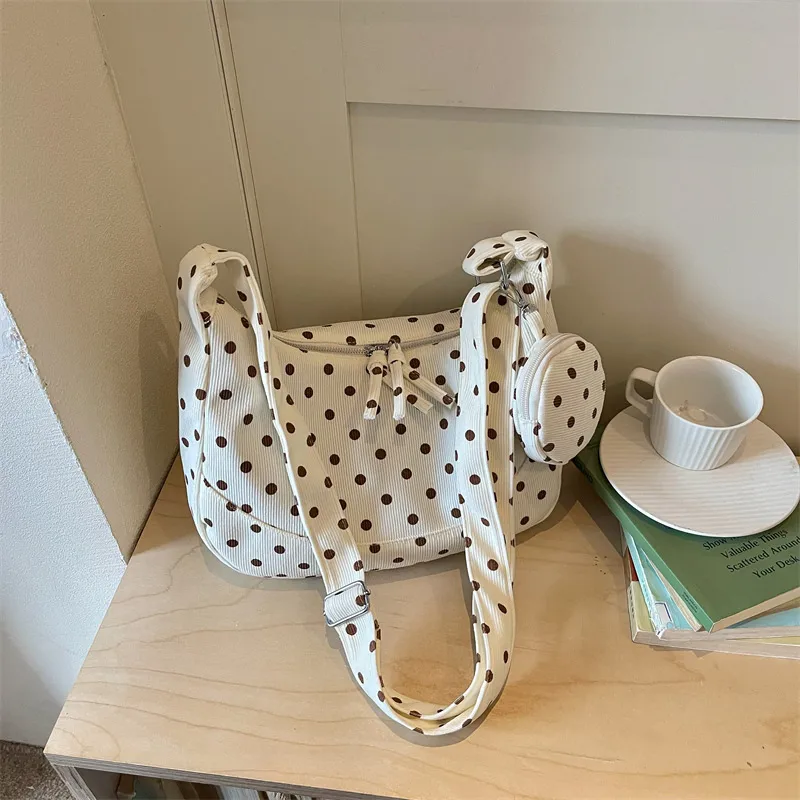 Square Women Underarm Bag with Sewing Thread Detail, Single Shoulder Strap, for Spring and Summer