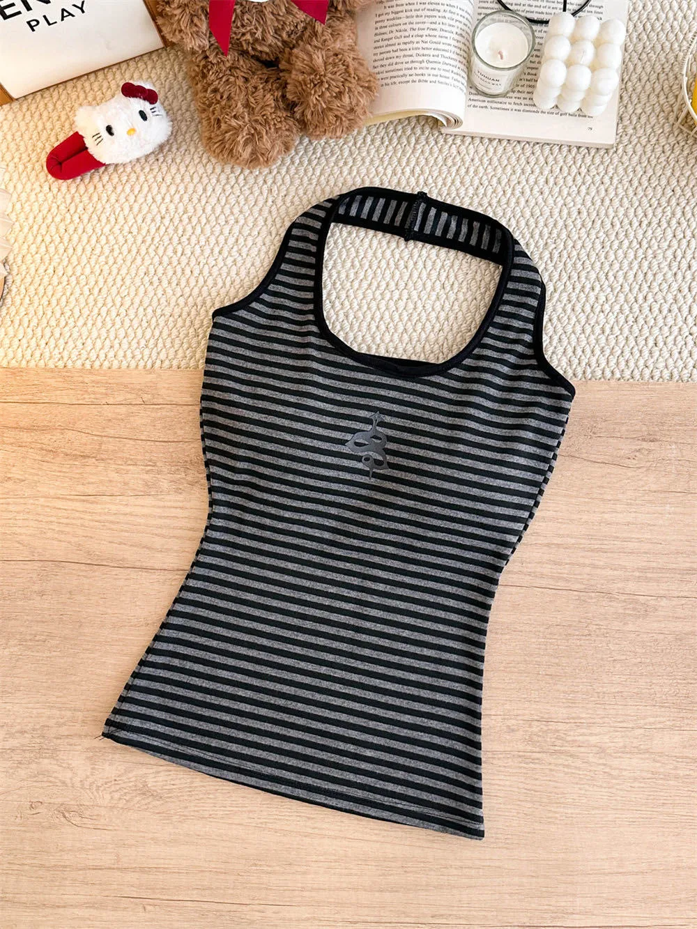 Stripe Sleeveless Women’s Vest in Black & White with Padded Craft, Simple Style, Artificial Cotton Fabric