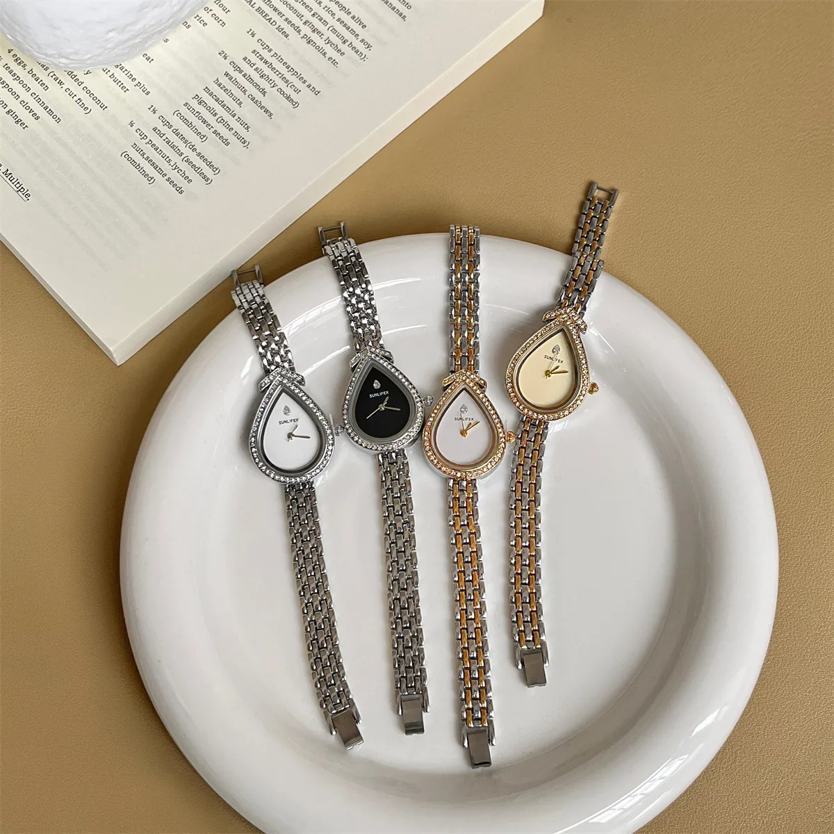 Women's Fashion Quartz Watch with Alloy Strap and Special Shape Dial