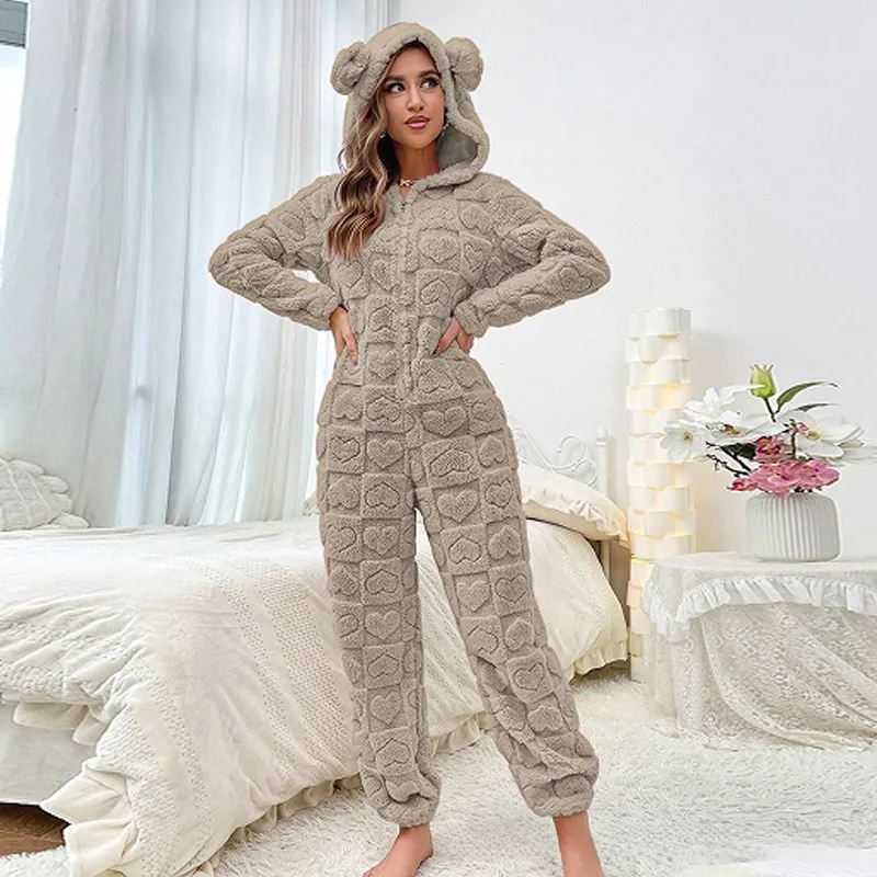 Women’s Velvet Pajamas with Plush Craft, Warm and Cozy for Autumn & Winter